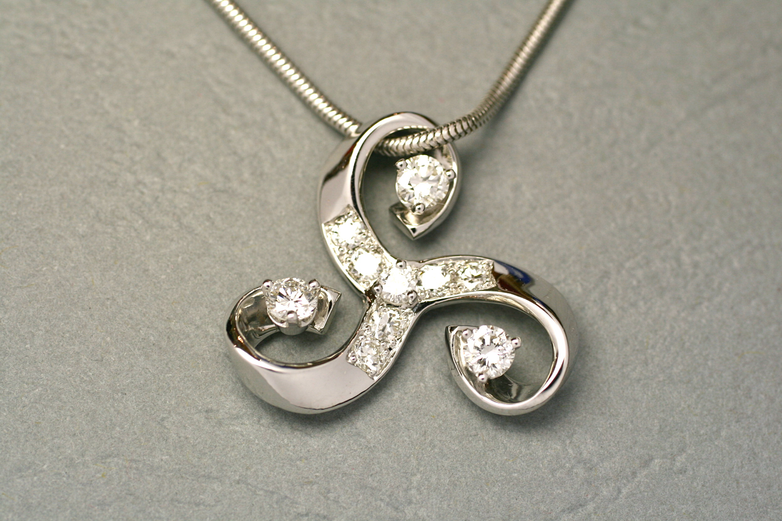 Collier 14