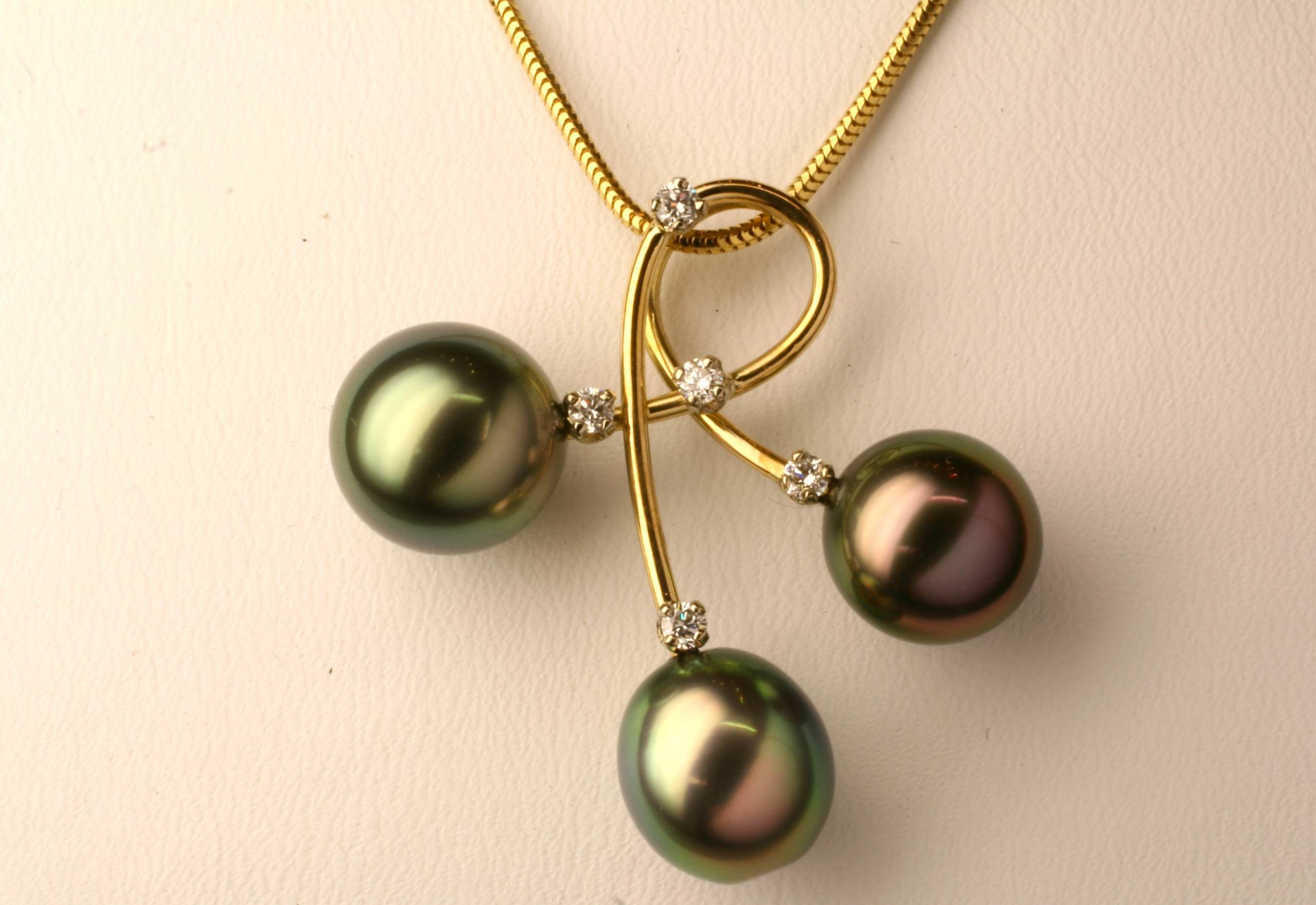 Collier 16